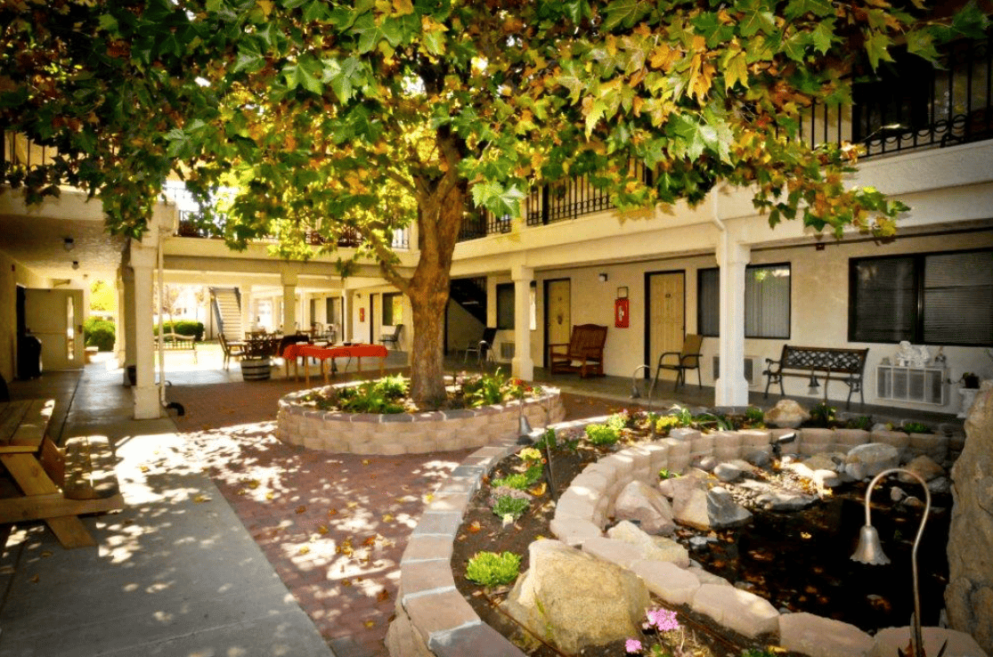 image of Boulder Gardens