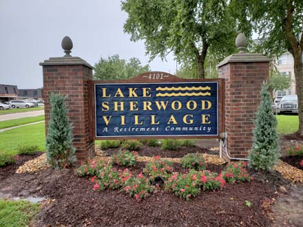 image of Lake Sherwood Village