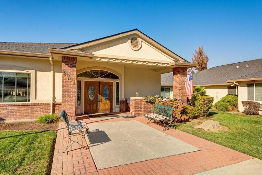 image of Paramount Court Senior Living image of Paramount Court Senior Living