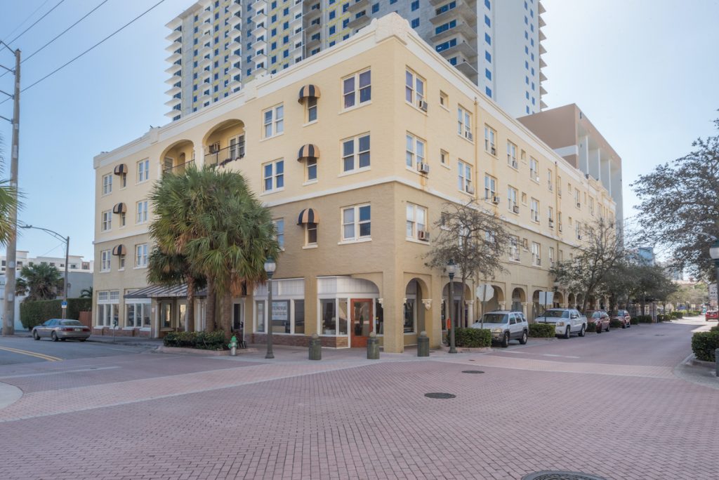 image of Colonial Assisted Living at West Palm Beach