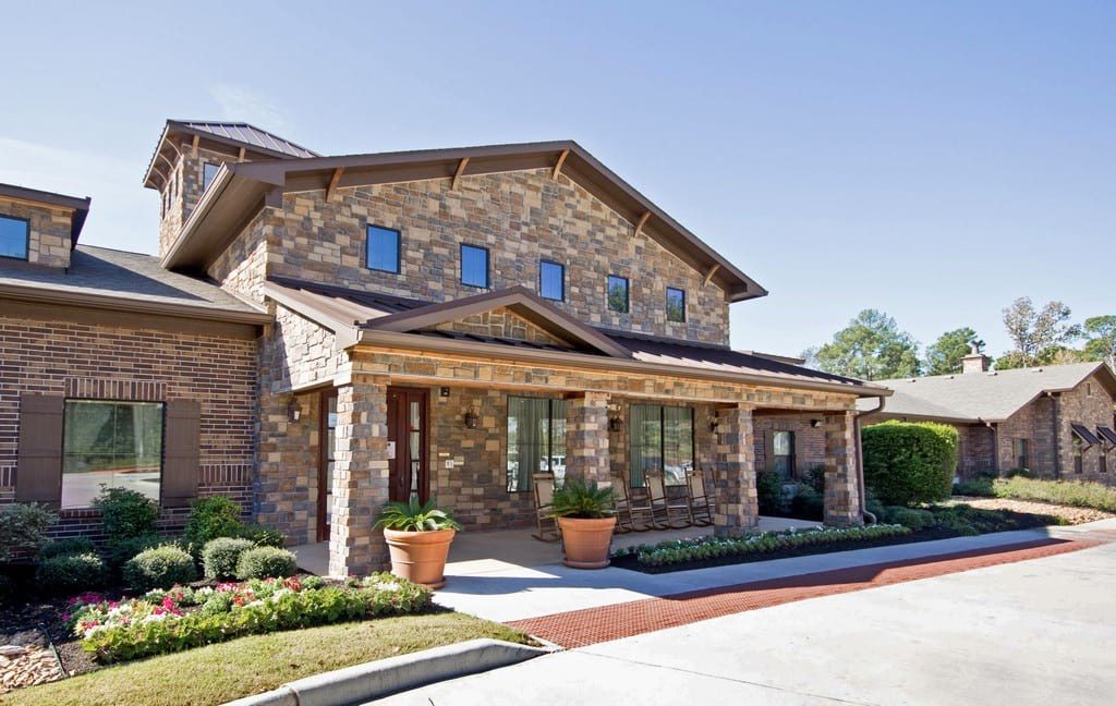 image of Heritage Oaks Senior Living