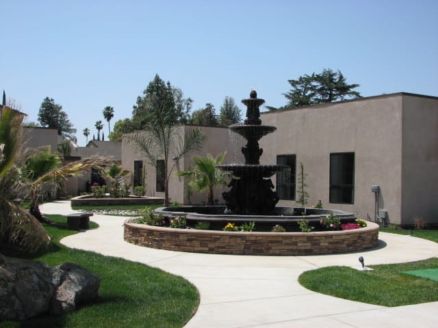 image of Twin Oaks Assisted Living Center