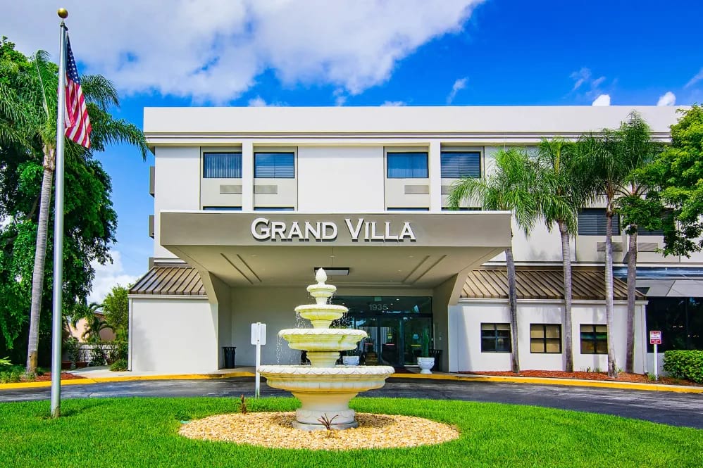 front entrance with fountain at Grand Villa of Boynton Beach front entrance with fountain at Grand Villa of Boynton Beach