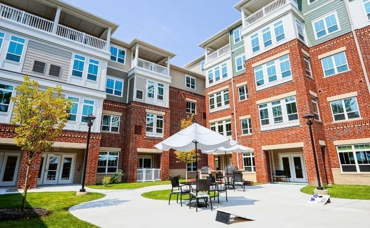 image of outdoor courtyard of Harmony at Hanover