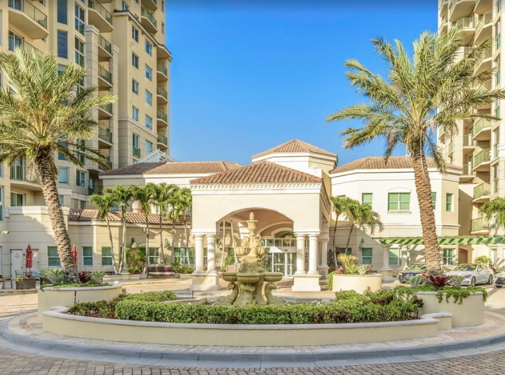 Vi at Aventura